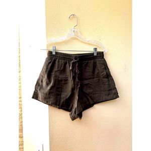 Universal Thread Women Pull On Shorts, Size Small, Army Green, Relaxed Fit